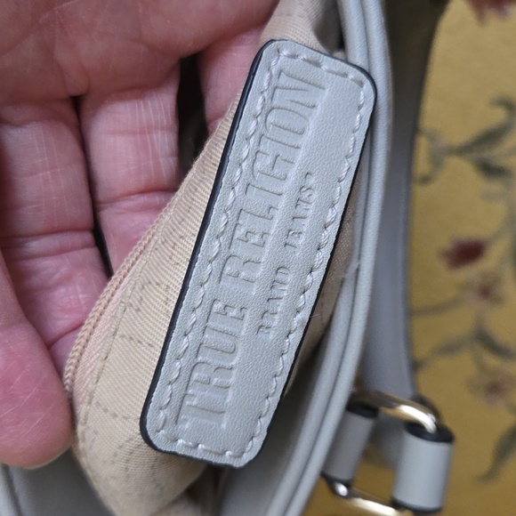 Final Offer. 😍😍😍😍True Religion handbag NWOT - Picture 4 of 8